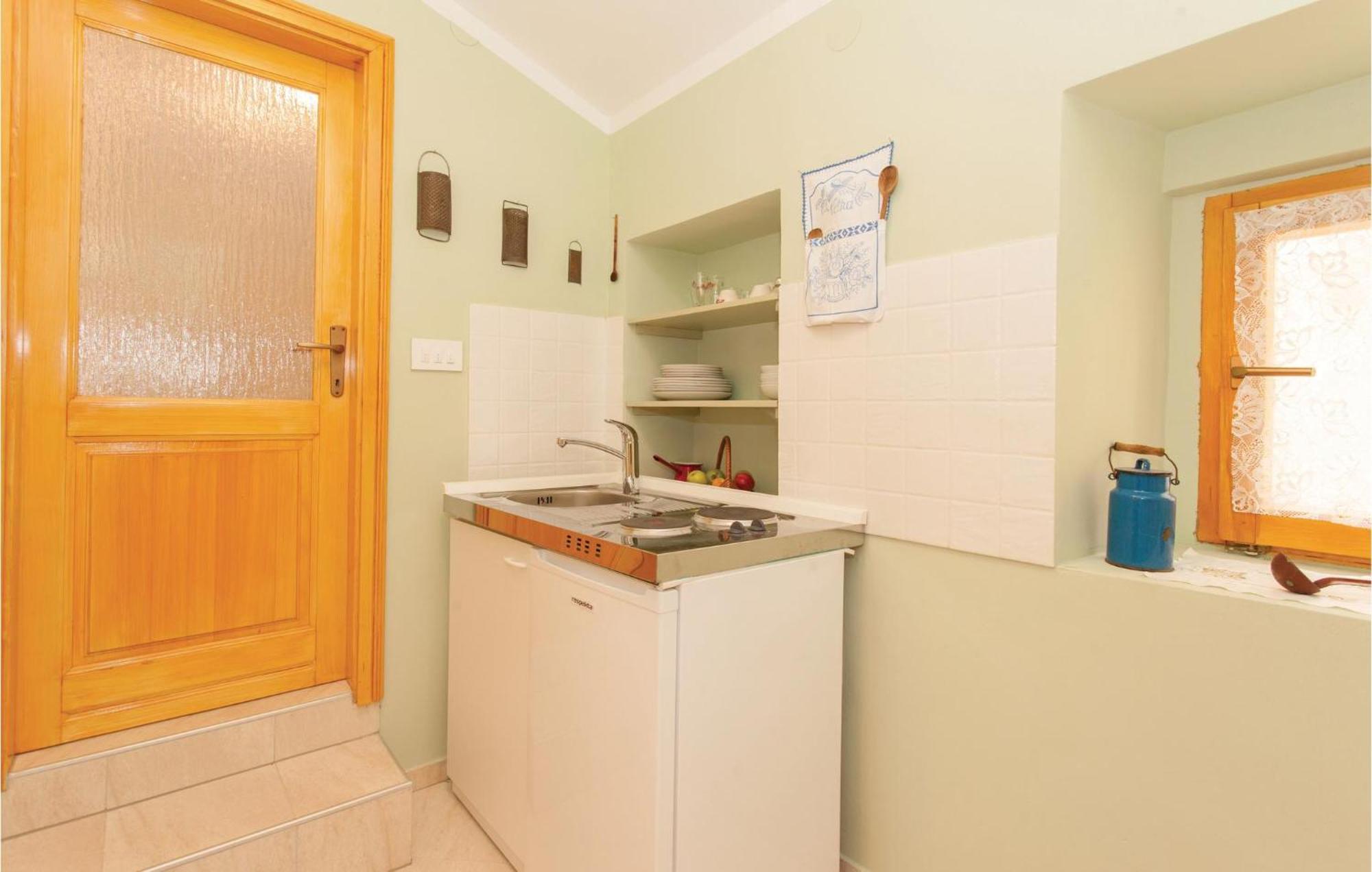 Gorgeous Apartment In Omisalj With Kitchen المظهر الخارجي الصورة